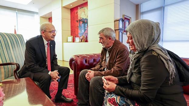 Kılıçdaroğlu, mağdur aileyi makamında kabul etti