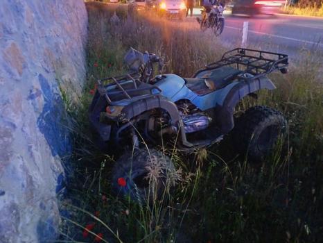 Arızalanan ATV'nin tamirine yardım ederken, otomobil çarptı: 1 yaralı