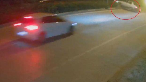 Bursa'da takla atan otomobil sürücüsü için esnaf seferber oldu; kaza anı kamerada