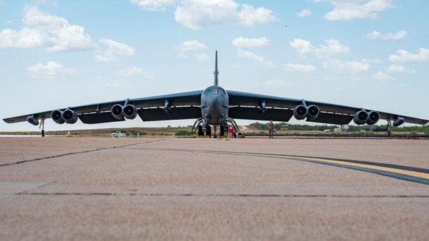 ABD'de ‘B-52 Stratofortress’ uçağı düştü