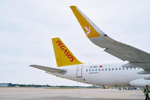 Pegasus, Londra Gatwick Havalimanı’na direkt uçuş başlattı