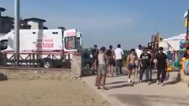 Denize giren 2 kardeşten biri boğuldu
