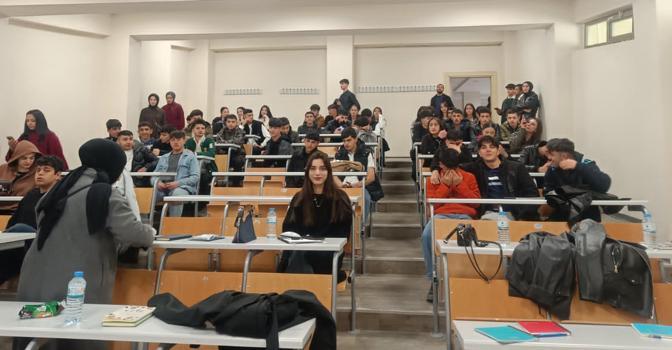 Lise öğrencilerine meslek yüksekokulunu tanıtım gezisi