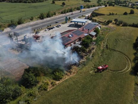 Kastamonu'da dinlenme tesisi, çıkan yangında hasar gördü