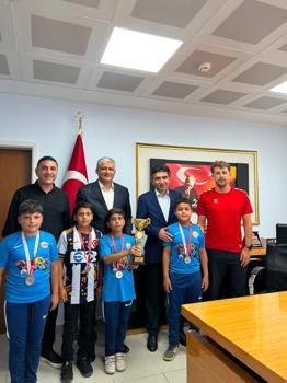 Bocce Bowling ve Dart Yarışması'nda derece yapanlara ödül