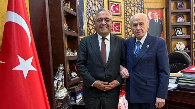 Devlet Bahçeli, Diyarbakır Milletvekili Sezgin Tanrıkulu ile bir araya geldi