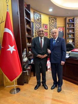Devlet Bahçeli, Diyarbakır Milletvekili Sezgin Tanrıkulu ile bir araya geldi