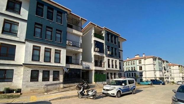 Kızı tarafından tabancayla vurulmuş halde bulunan kadın hastanede öldü