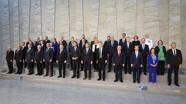 Bakan Güler, NATO Savunma Bakanları Toplantısı'nda aile fotoğrafına katıldı
