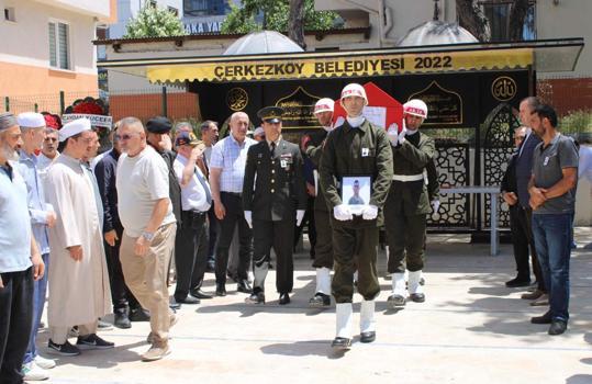 Rahatsızlık sonucu yaşamını yitiren er, askeri törenle uğurlandı