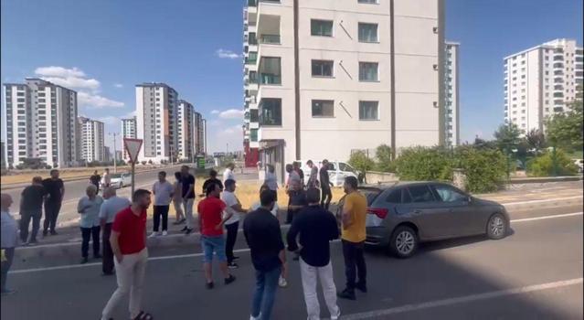 Diyarbakır’da minibüs ile otomobil çarpıştı