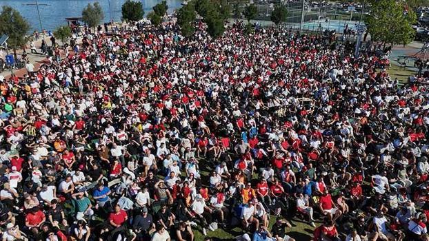 İzmir'de milli heyecan yine meydanlarda yaşanacak