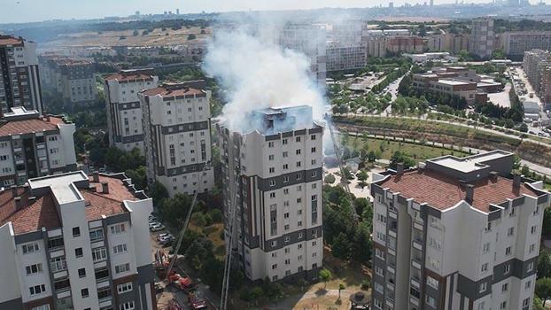 Küçükçekmece'de binada yangın