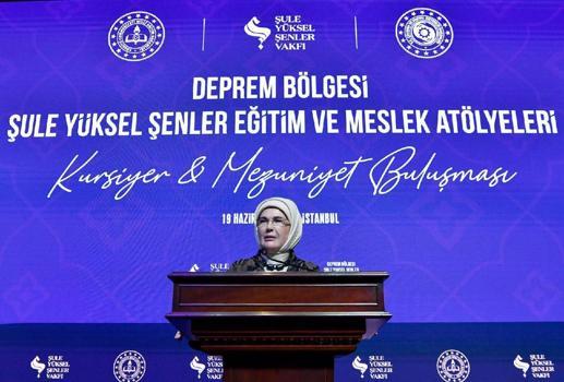 Emine Erdoğan, Şule Yüksel Şenler Vakfı'nın ‘Deprem Bölgesi Kursiyer ve Mezuniyet Buluşması’na katıldı