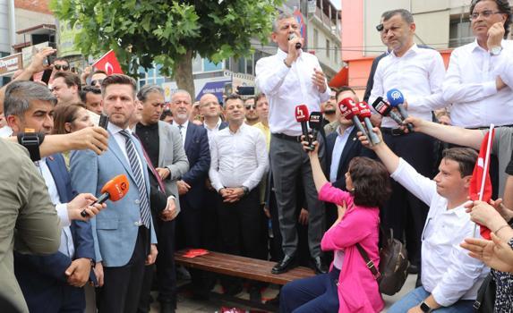 Özel: Bir bankın üzerindeyiz ama milletin gönlündeyiz