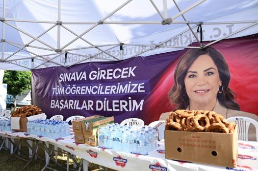 Tekirdağ Büyükşehir Belediyesi'nden YSK maratonunda öğrenci ve ailelerine destek