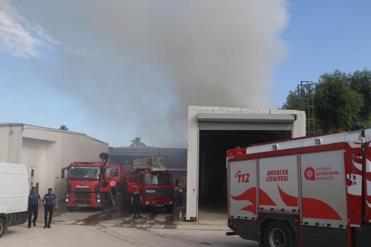 Araç tamir ve bakım servisinde yangın (2)