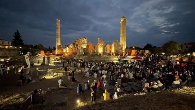 Uluslararası Akdeniz Edebiyat Günleri Apollon Tapınağı’nda baÅŸladı