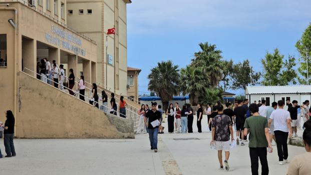 Hatay’da YKS’nin ikinci oturumu AYT başladı
