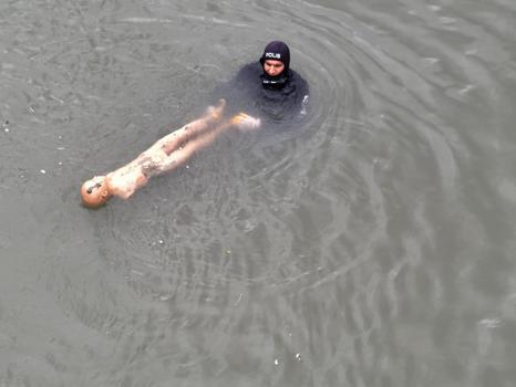 Ceset sandılar, cansız manken çıktı