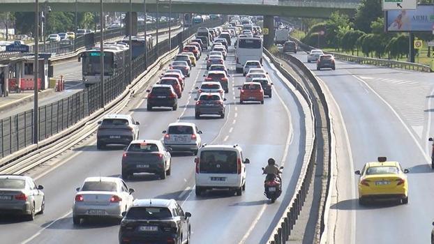 İstanbul'da haftanın ilk iş gününde trafik yoğunluğu yüzde 60'a çıktı