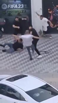Sokağa taşan ıstakalı, kemerli kavga kamerada