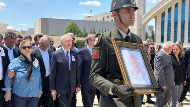 Kemal Kılıçdaroğlu, cenaze törenine katıldı