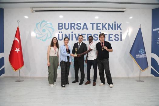 BTÜ’de 12’nci Rektörlük ve Gençlik Kupası’nda ödüller sahiplerini buldu
