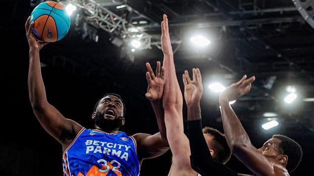 TOFAŞ, Birleşik Amerikalı pivot Terrell Carter ile sözleşme imzaladı