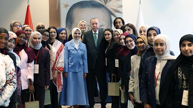Cumhurbaşkanı Erdoğan, 'Genç Müslüman Kadınlar Liderlik Programı' katılımcıları ile görüştü