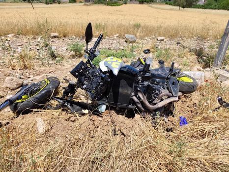 Kamyonet ile motosiklet çarpıştı; 1 ölü, 1 yaralı