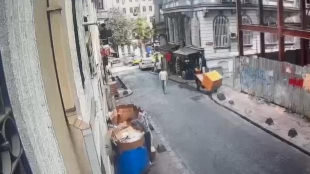Beyoğlu’nda kargo paketlerini çalan şüpheli yakalandı