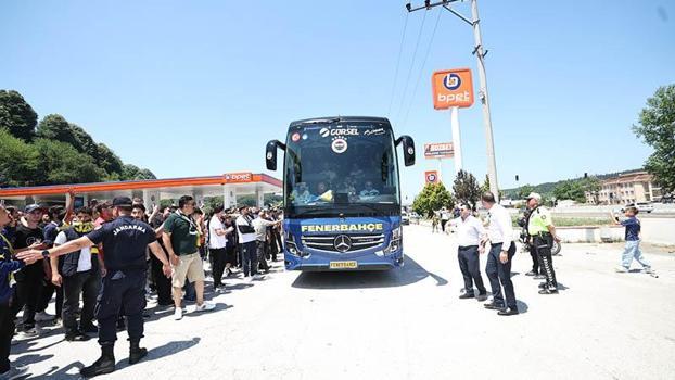 Fenerbahçe’ye Düzce’de coşkulu karşılama