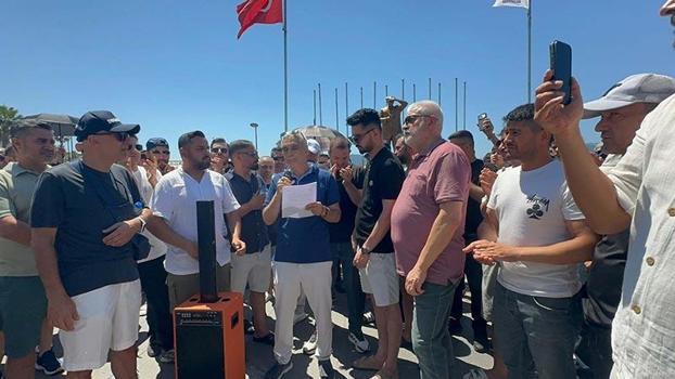 Marmaris'te çarşı esnafı, belediyeyi protesto etti