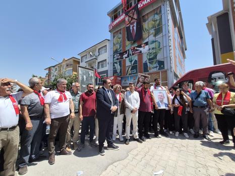Malatya'da CHP'nin yeni il yönetimi, kapıyı çilingire açtırarak içeri girdi (2)