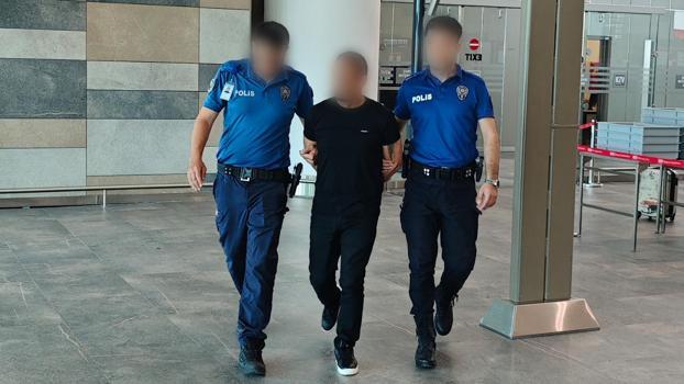 Firari hükümlü havalimanında yakalandı