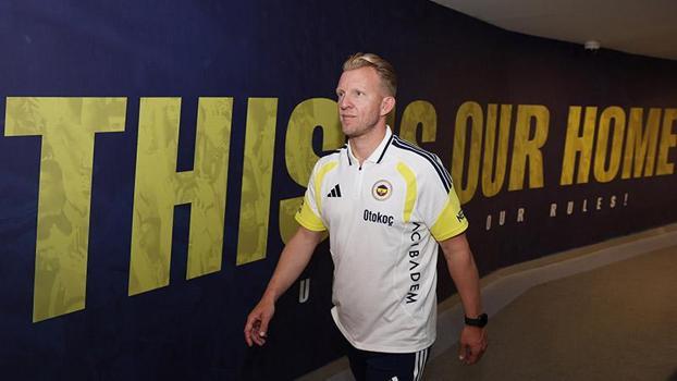 Dirk Kuyt, Fenerbahçe’ye yardımcı antrenör olarak geri döndü