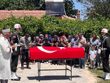 Kıbrıs gazisi, askeri törenle son yolculuğuna uğurlandı