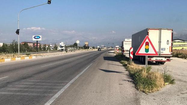 Yol kenarında tabancayla vurulmuş halde bulundu