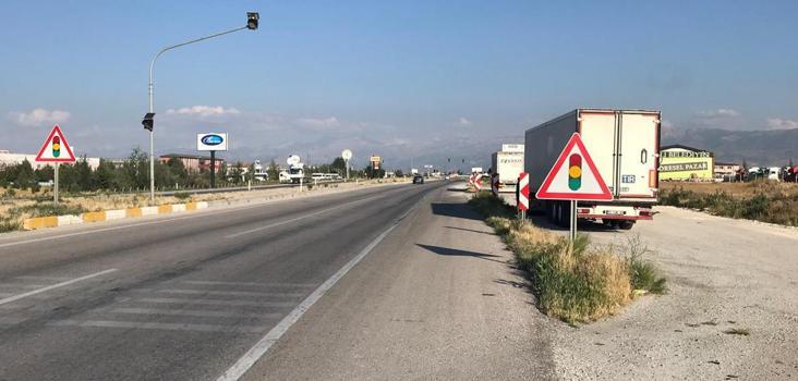 Yol kenarında tabancayla vurulmuş halde bulundu