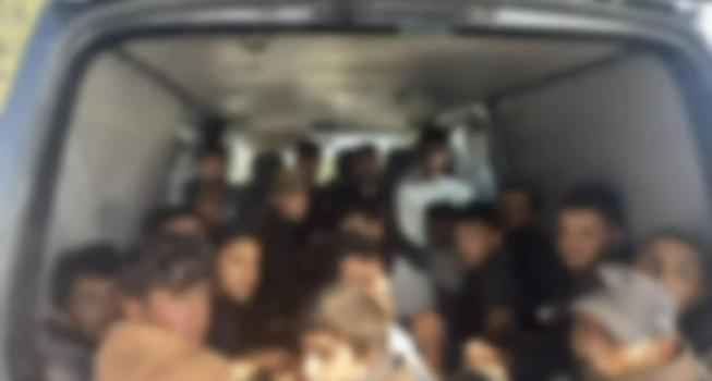 Hatay’da 20 kaçak göçmen yakalandı