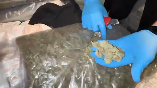 Arnavutköy ve Zeytinburnu'nda operasyon: 198 kilogram uyuşturucu ele geçirildi; 5 gözaltı