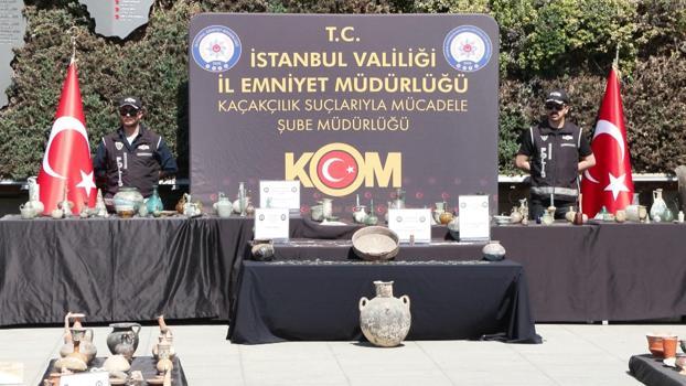 Beykoz'da ele geçirilen 10 bini aşkın tarihi eser İstanbul Emniyet Müdürlüğü'nde sergilendi