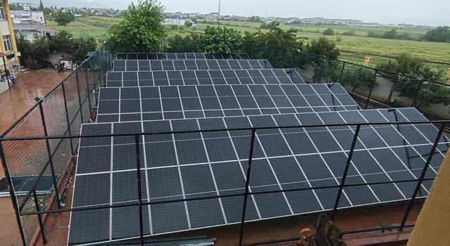 Meslek lisesi, elektriğini güneşten karşılıyor