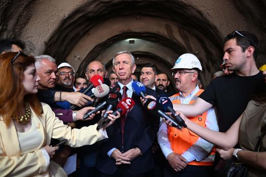 Mansur Yavaş, Mamak Metrosu'nda incelemelerde bulundu