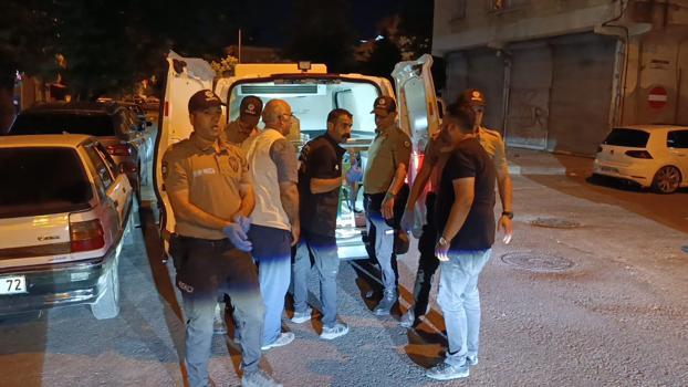 Yalnız yaşadığı evinde silahla vurulmuş halde ölü bulundu