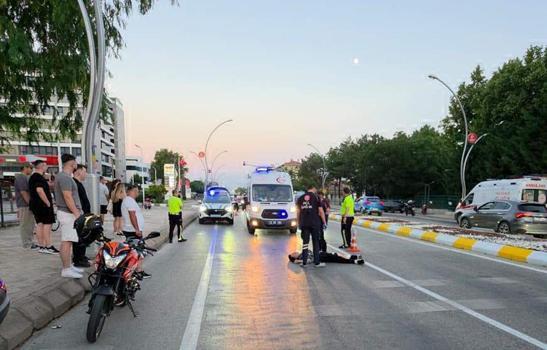 Motosikletlerin çarpıştığı kaza kamerada