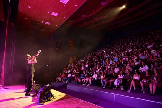 Didim'de 'Yaza Merhaba Konserleri'nde Kolpa sahne aldı