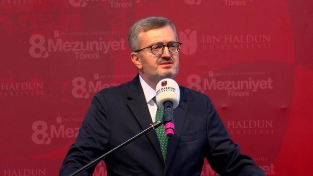 İbn Haldun Üniversitesi 8'inci mezunlarını uğurladı