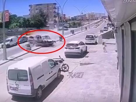 Cizre'de zincirleme kaza kamerada: 4 yaralı